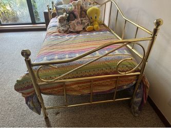 Bronze day bed