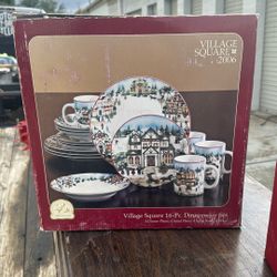 Dinnerware Set