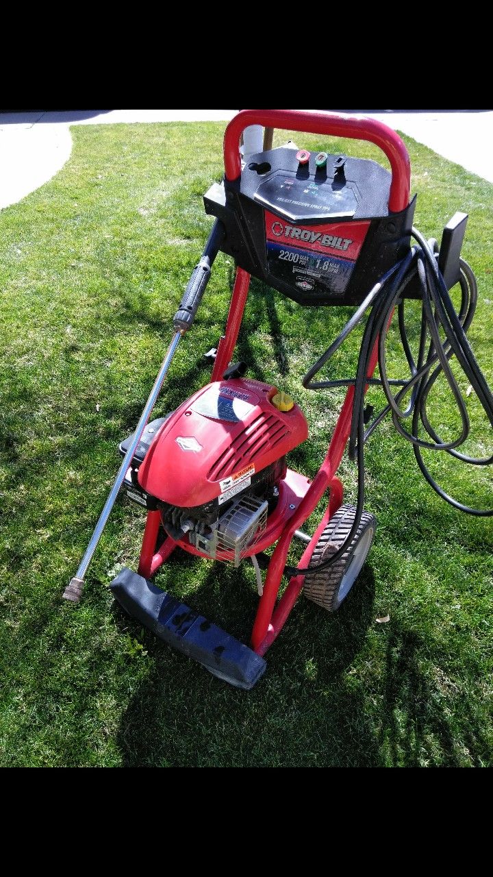Troy-Bilt 2200-PSI 1.8-GPM Water Gas Pressure Washer