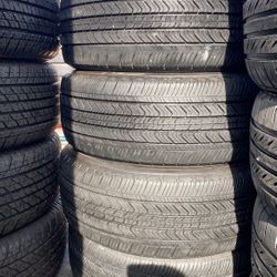 215/55R17 Marca Michelin En Perfectas Condiciónes De Vida