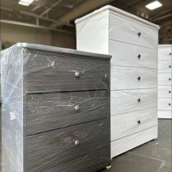 Set Five drawers dresser and nightstand