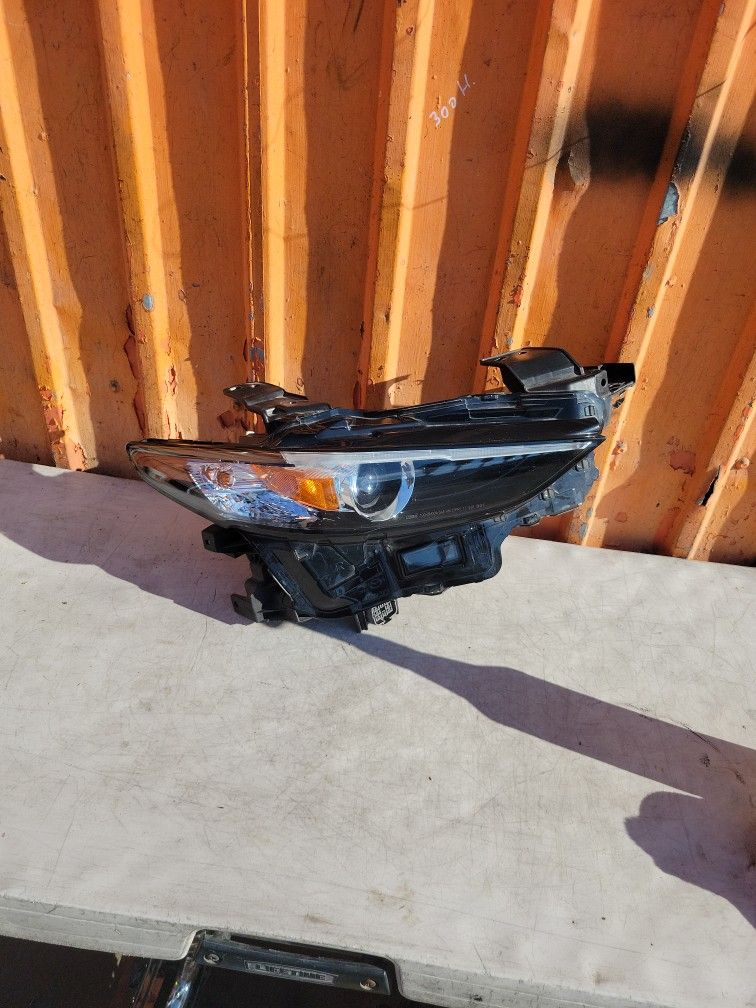 2019,, 2023 Mazda 3 Right Headlight Led Oem