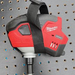 Cordless Palm Nailer Milwaukee M12 2458-20
