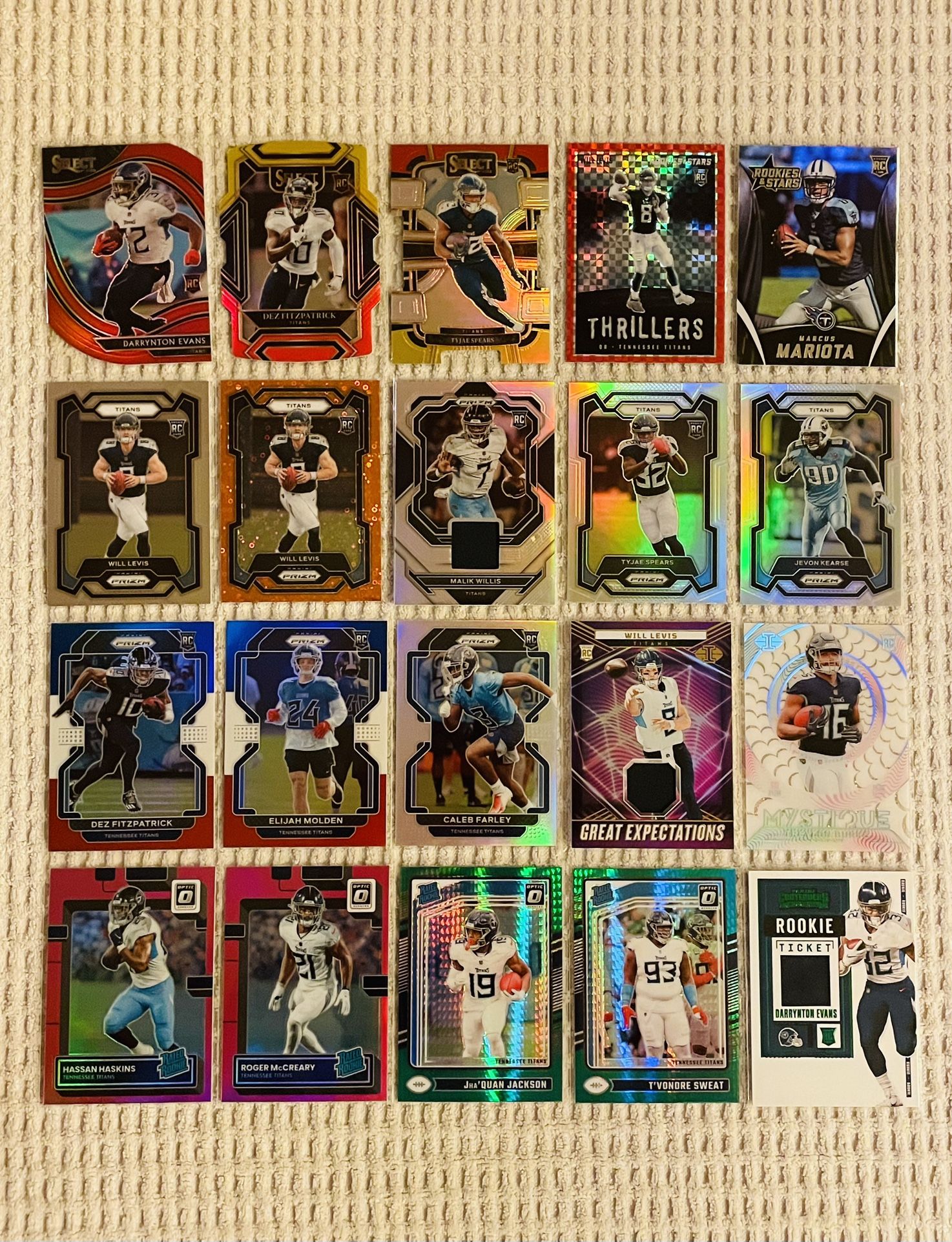 Tennessee Titans 40 Card Football Lot! Rookies, Prizms, Parallels, Memorabilia, Case Hits, Short Prints, Variations & More!