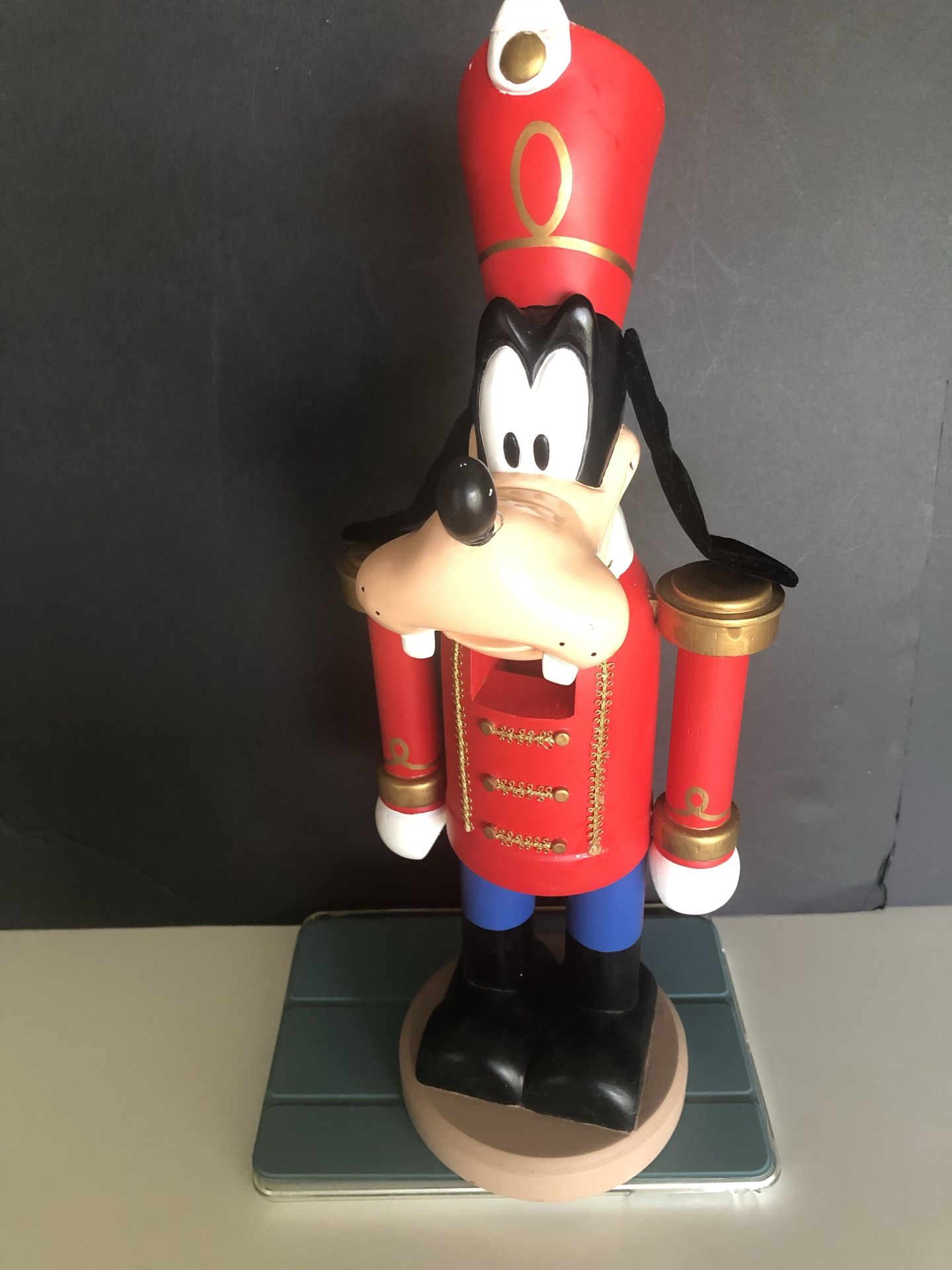 Disney “GOOFY” nutcracker Kurt Adler W/original box 15.5 “ tall