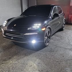 Car Led Headlights Kit Model H11 (Same As H8 H9 H11b H16) 

$29 COMPLETE KIT 
2 BULBS for:
Headlights, Low beam, High beam, DRL or Foglights
*car Led