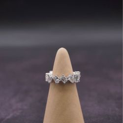 This striking eternity ring features a distinctive mix of lab-grown diamonds (LAB)