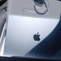 Apple Mac book air 13 m4