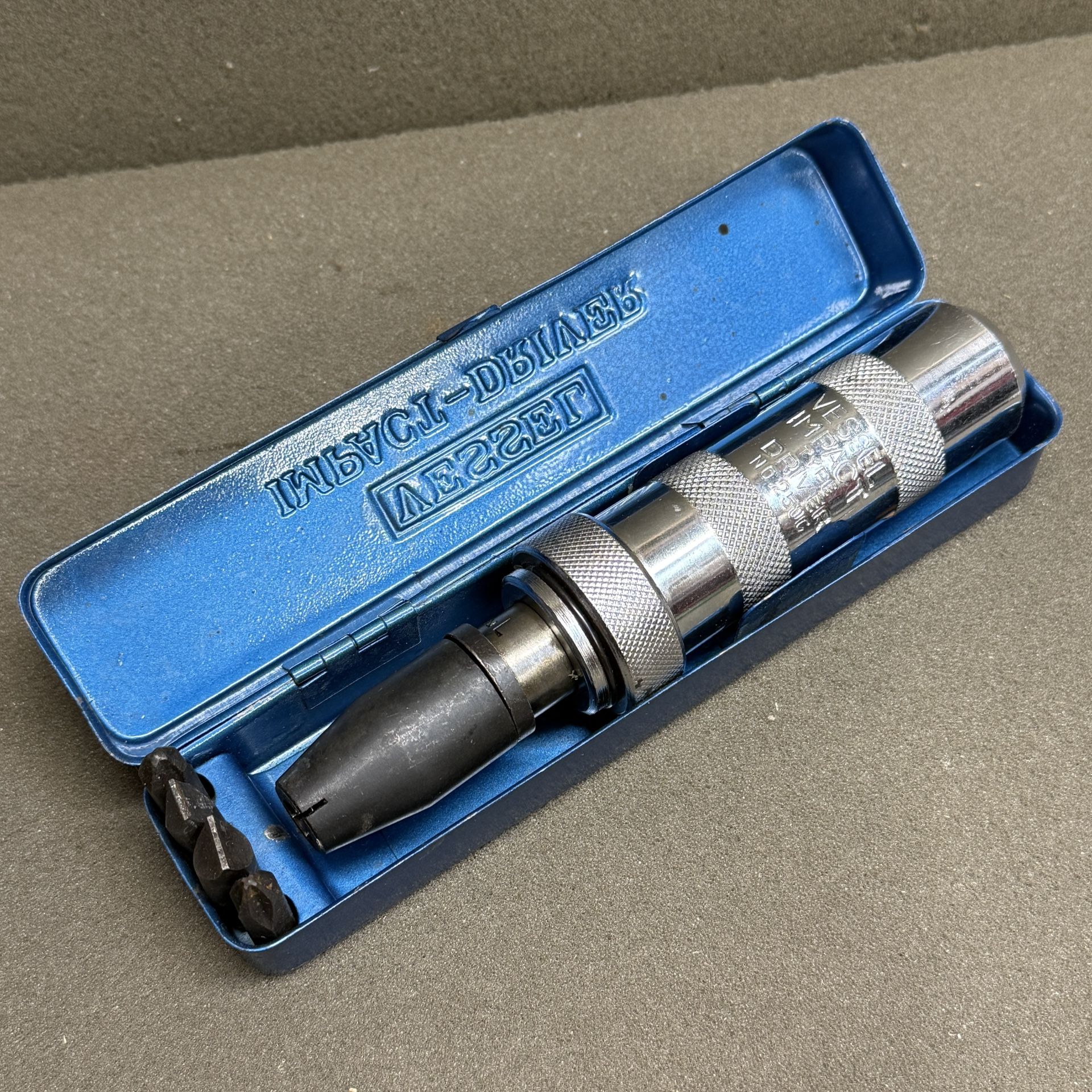 Vessel Impact Driver No.250C w/Case and 4 Bits