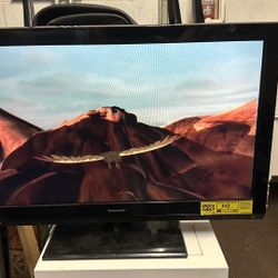 PANASONIC LCD TV 32” TC-L32C5 (NO REMOTE)