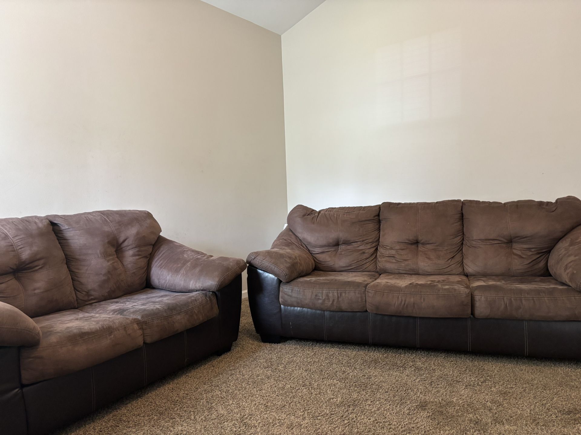 Sofa/loveseat Set