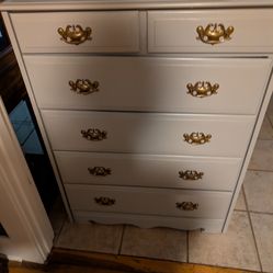 Medium size dresser