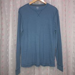 Men’s Old Navy size large light blue waffle shirt