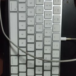 Apple - Magic Keyboard 