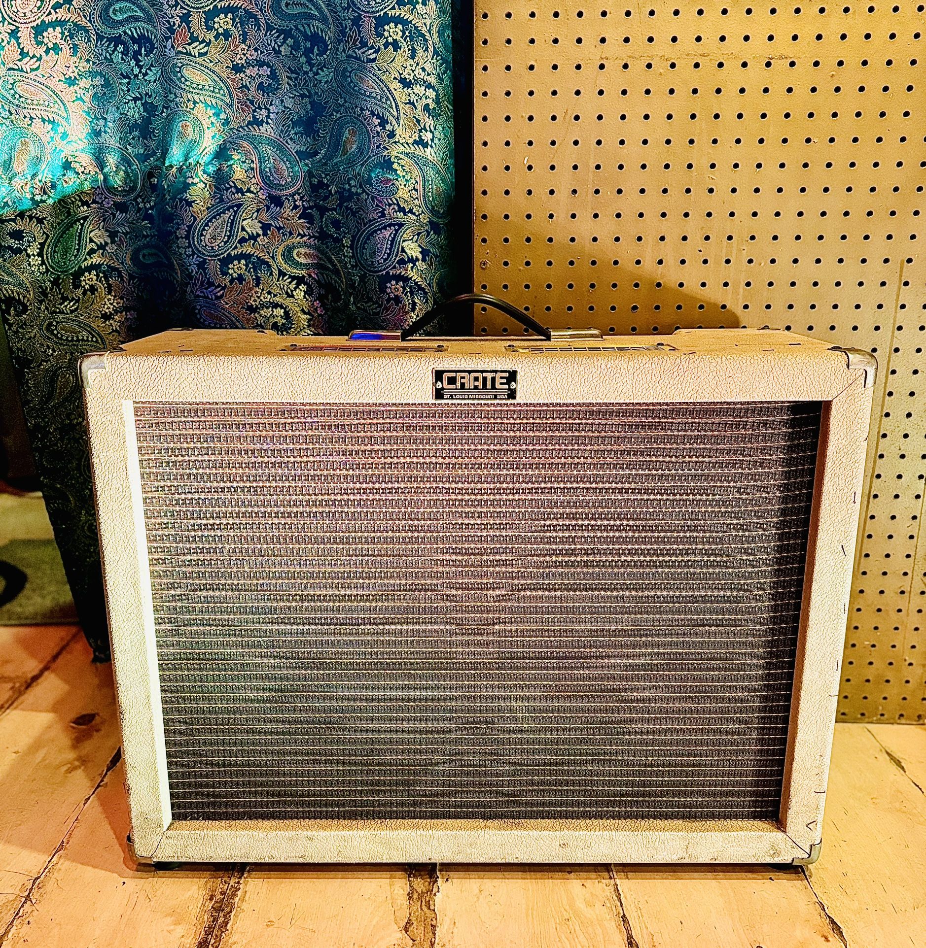 Crate Vintage Club 50 (all tube, 2x12 Guitar Combo Amp)