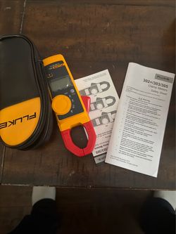 Fluke 302+ Digital Clamp Meter