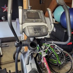 ELIPTICLE EXERCISER
