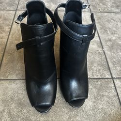 Micheal Kors Heels Size 7.5.  $45