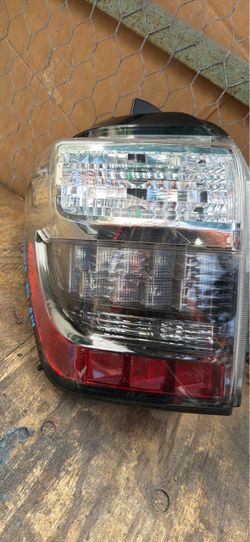 2014 2024 Toyota 4Runner taillight left side