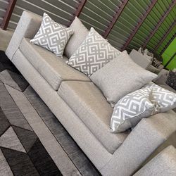 Nice 2pc sofa couch set (Delivery available)