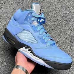 Jordan Retro 5 University Blue BRAND NEW