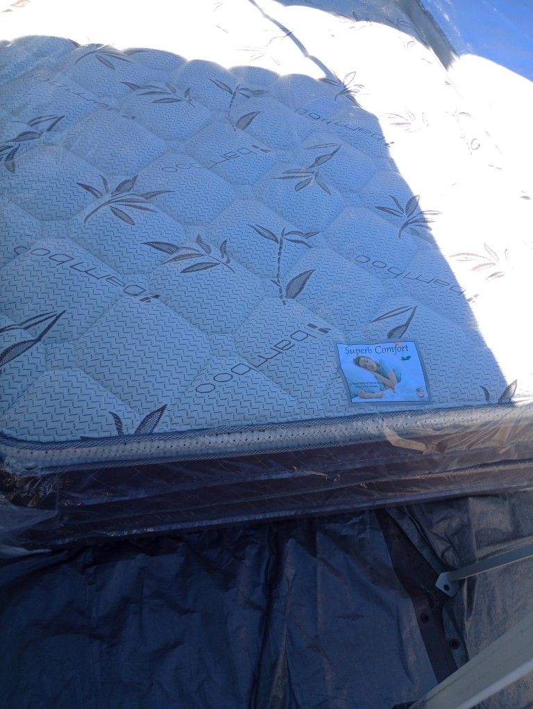 Brand New Queen Size Pillowtop Mattress Included Box Spring Free Delivery