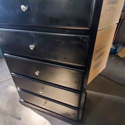 Chest With 5 Drawers 