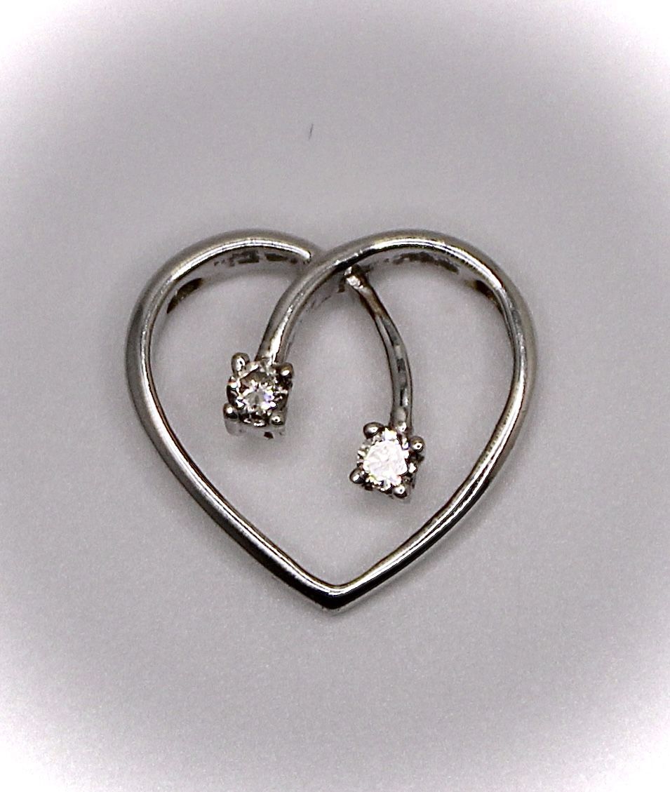 18KT White Gold 0.07CT Round Diamond Heart Pendant