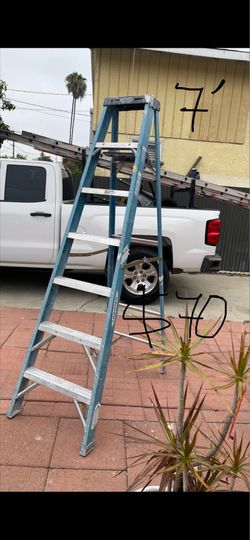 Excellent condition, 7 feet and more sizes available fiberglass Ladders