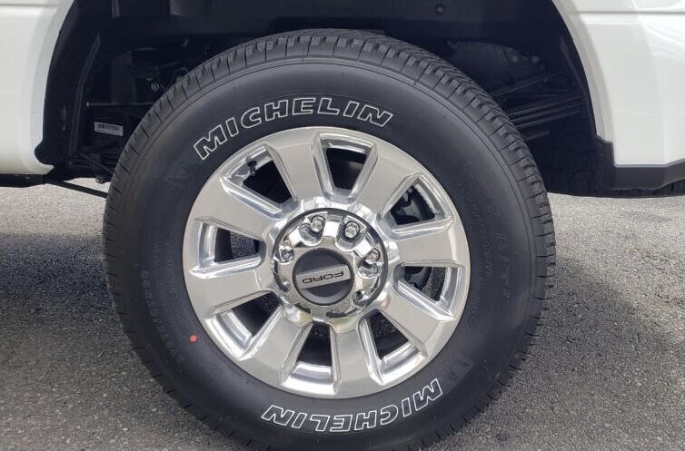 2022 Ford F-350 Platinum Wheels And Tires