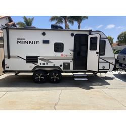 2021 Winnebago Mini Winnie BH model