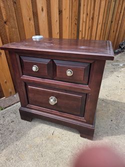 Small 2-drawer dresser