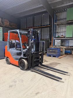 2020 Toyota 7,000 lbs capacity forklift