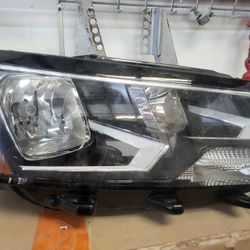 2018 Vw Passat Rt Headlight 