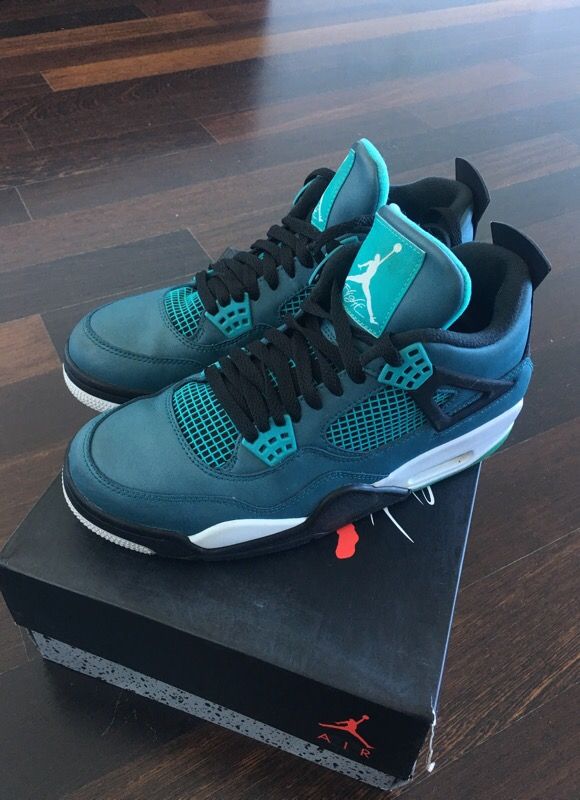 Jordan 4s size 9 180