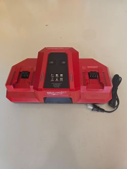 Milwaukee M18 Dual Super Charger