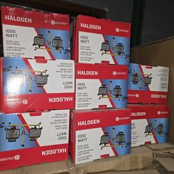 Utilitech 1000 wattHalogen Light and Tripods