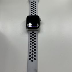 Apple Watch SE 40mm