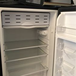 Magic Chef Small Refrigerator