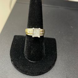 10KT Yellow Gold Diamond Ladies Ring