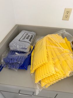 Bulk Plastic Security Truck Seals Yellow and Blue