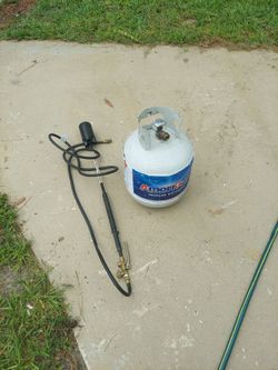 Roofing torch and tank
