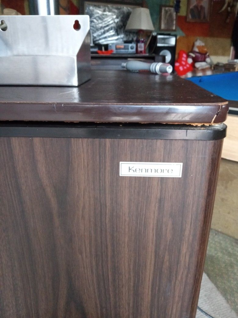 Kenmore Kegerator. Up To 15gal. Keg. for Sale in Moreno Valley, CA