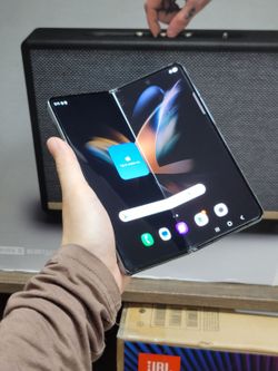 Galaxy Z Fold 4 5G 7.6" (Unlocked) 256GB Fair Gray Green