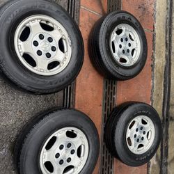 99-02 Chevrolet 99-02 Factory Original Alloy Wheels 