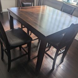 Table + 4 Chairs 