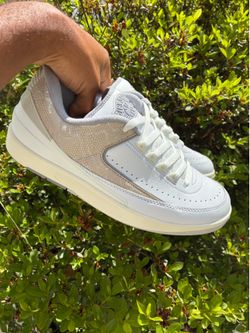 Jordan 2 size 9/5 90$