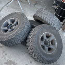 285 75 R16