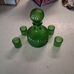 Vintage Italian Empoli Mid-century modern Green Diamond hand Blown Decanter With 4 Shot Glasses