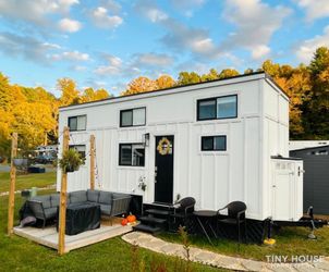 28’ Modern Tiny House / Camper / RV